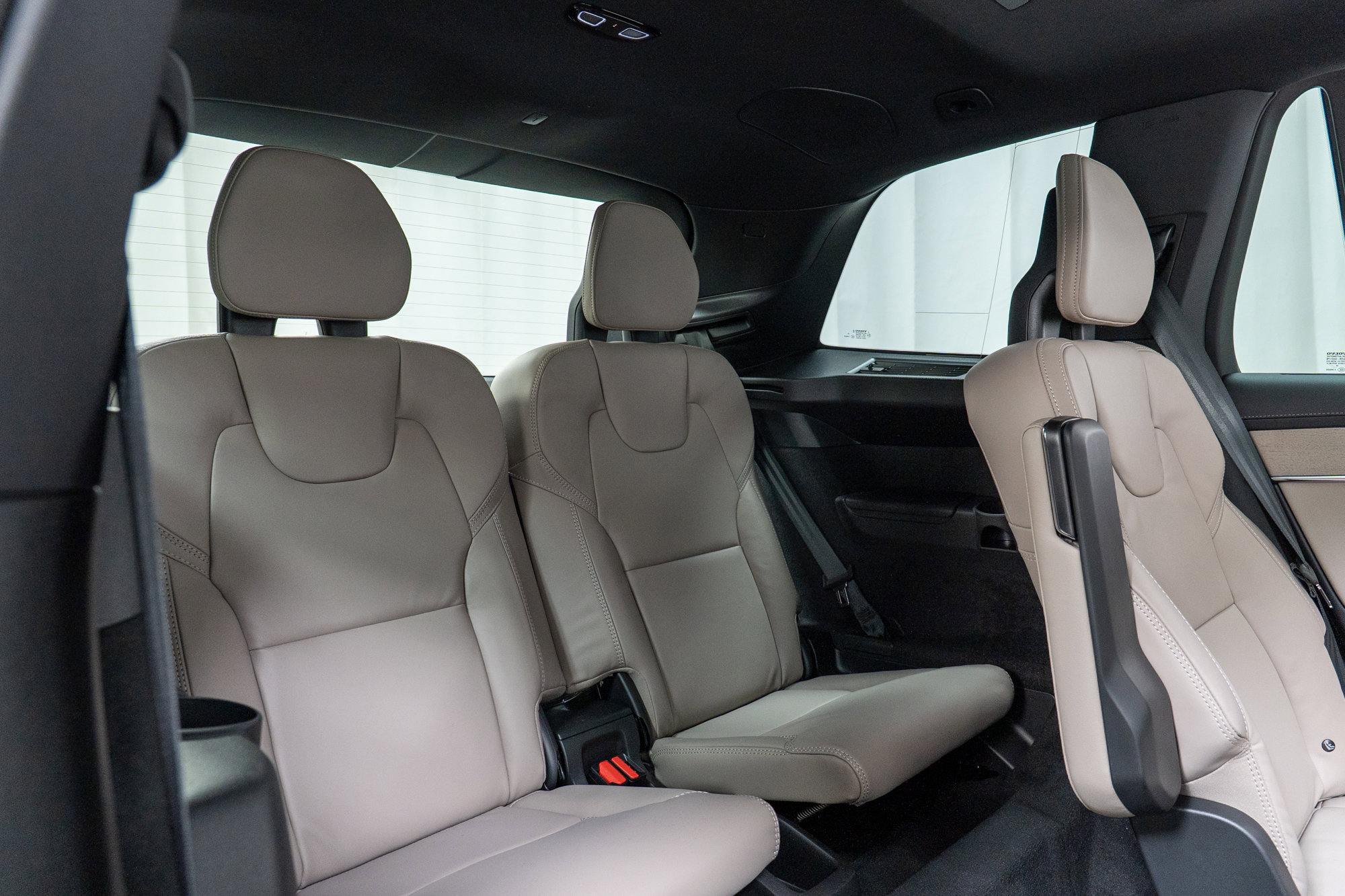 New 2026 Volvo XC90 B6 Ultra w/ Protection Package image 25