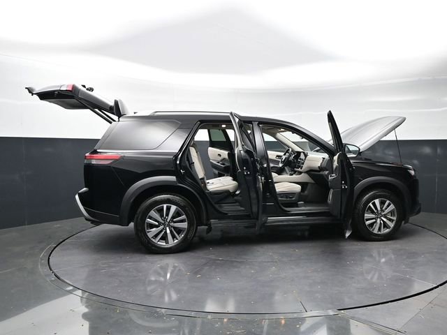 Used 2025 Nissan Pathfinder SL FWD image 39
