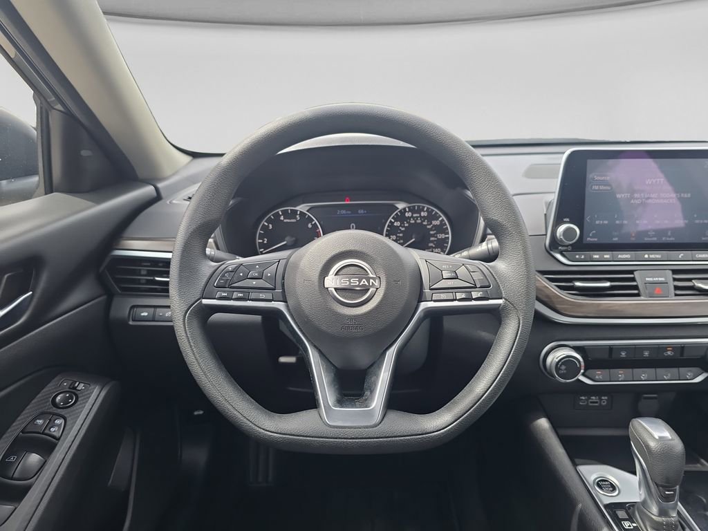 Used 2024 Nissan Altima 2.5 SV FWD image 13
