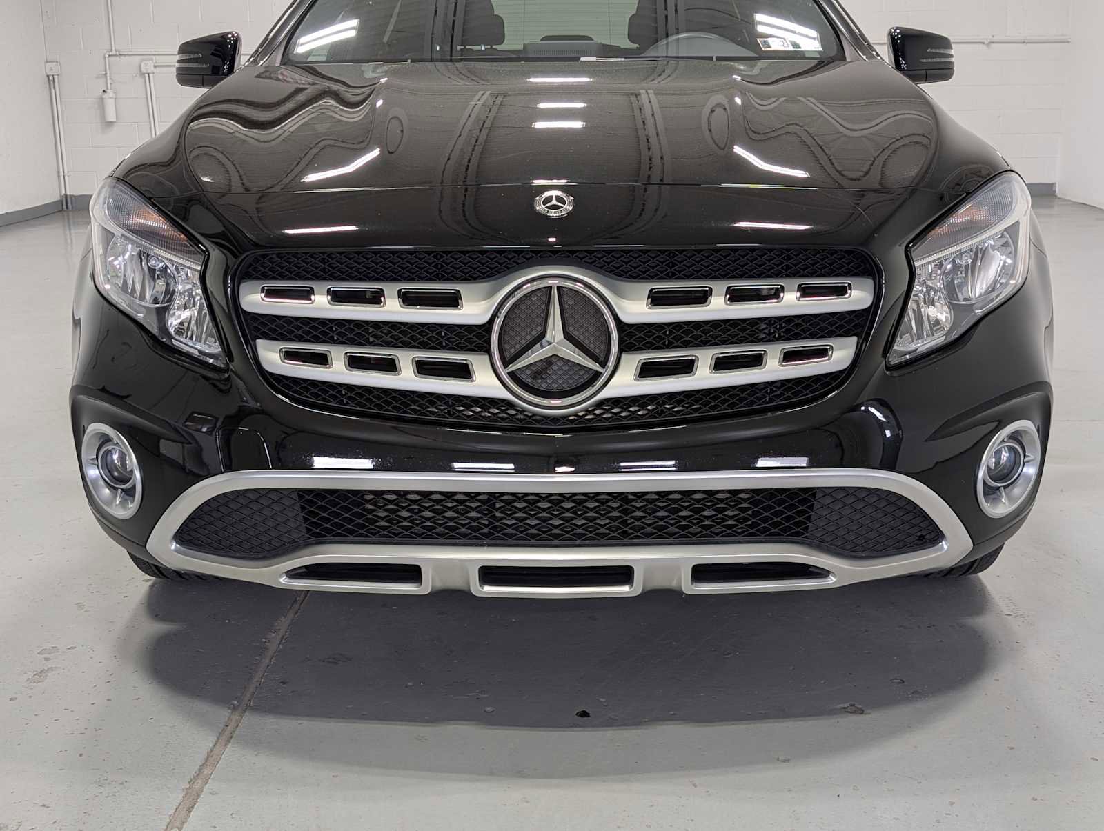 Used 2018 Mercedes-Benz GLA 250 4MATIC image 2