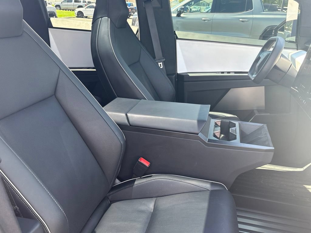 Used 2024 Tesla Cybertruck AWD Crew Cab image 17