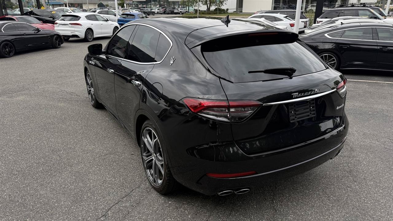 Used 2023 Maserati Levante GT AWD/4WD image 14