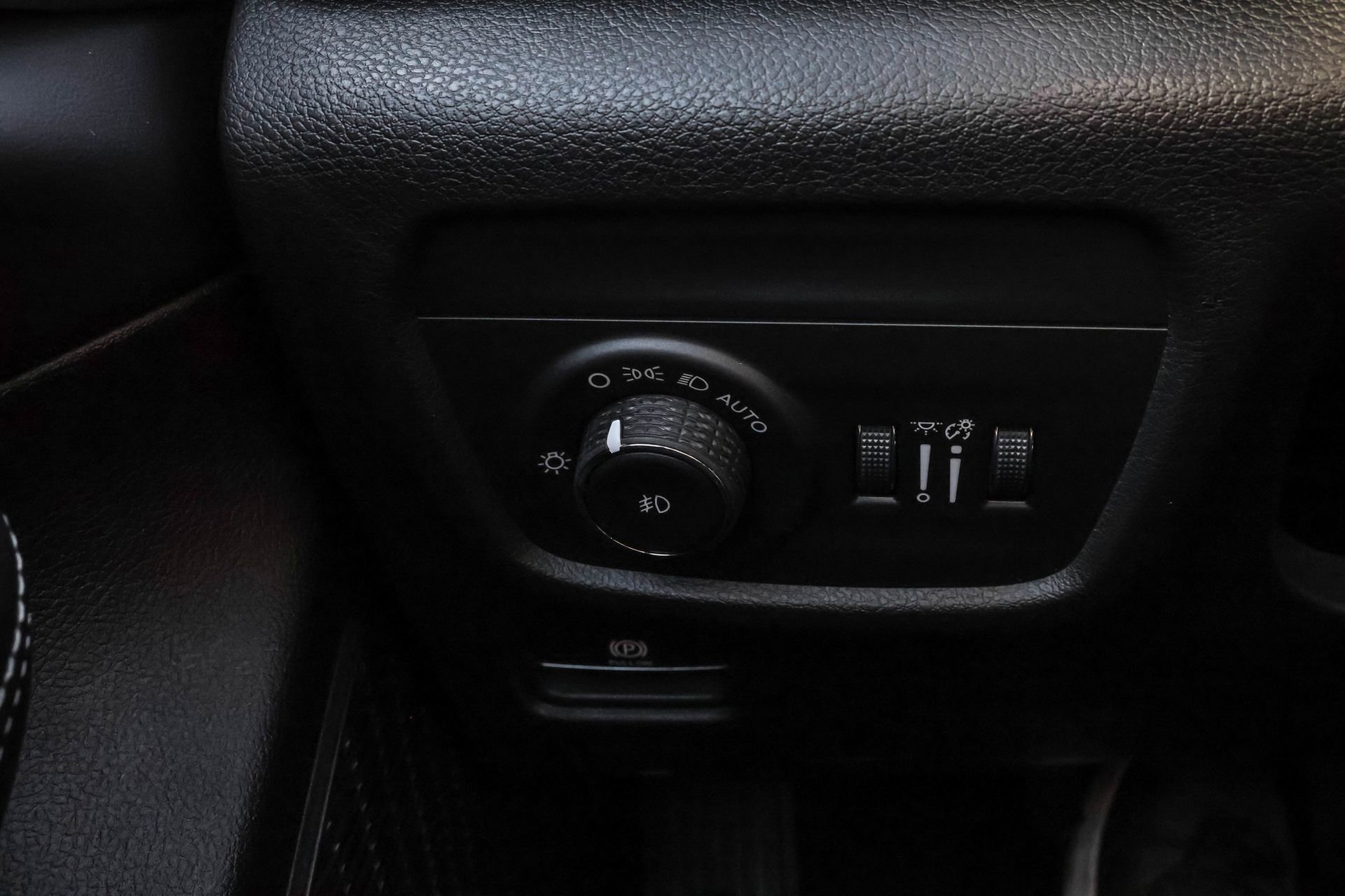 New 2025 Jeep Grand Cherokee Limited w/ Luxury Tech Group II image 30