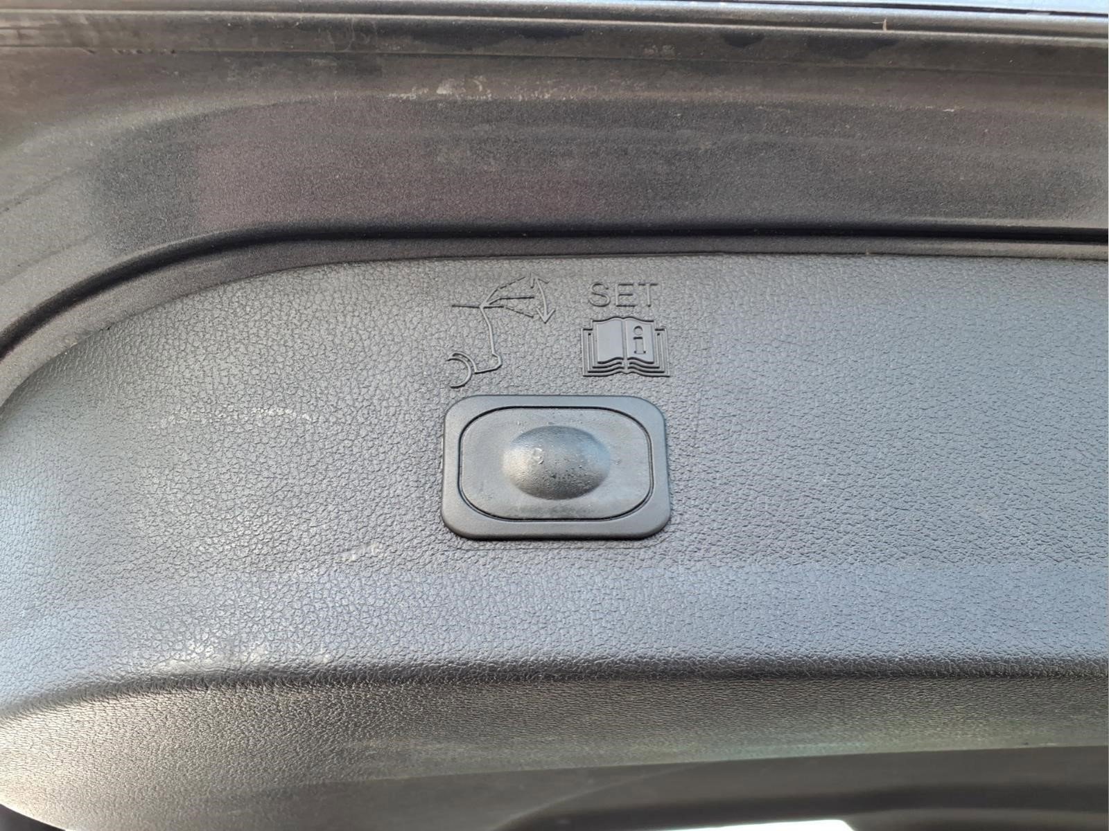 Used 2013 Ford Escape Titanium w/ Parking Technology Pkg image 6