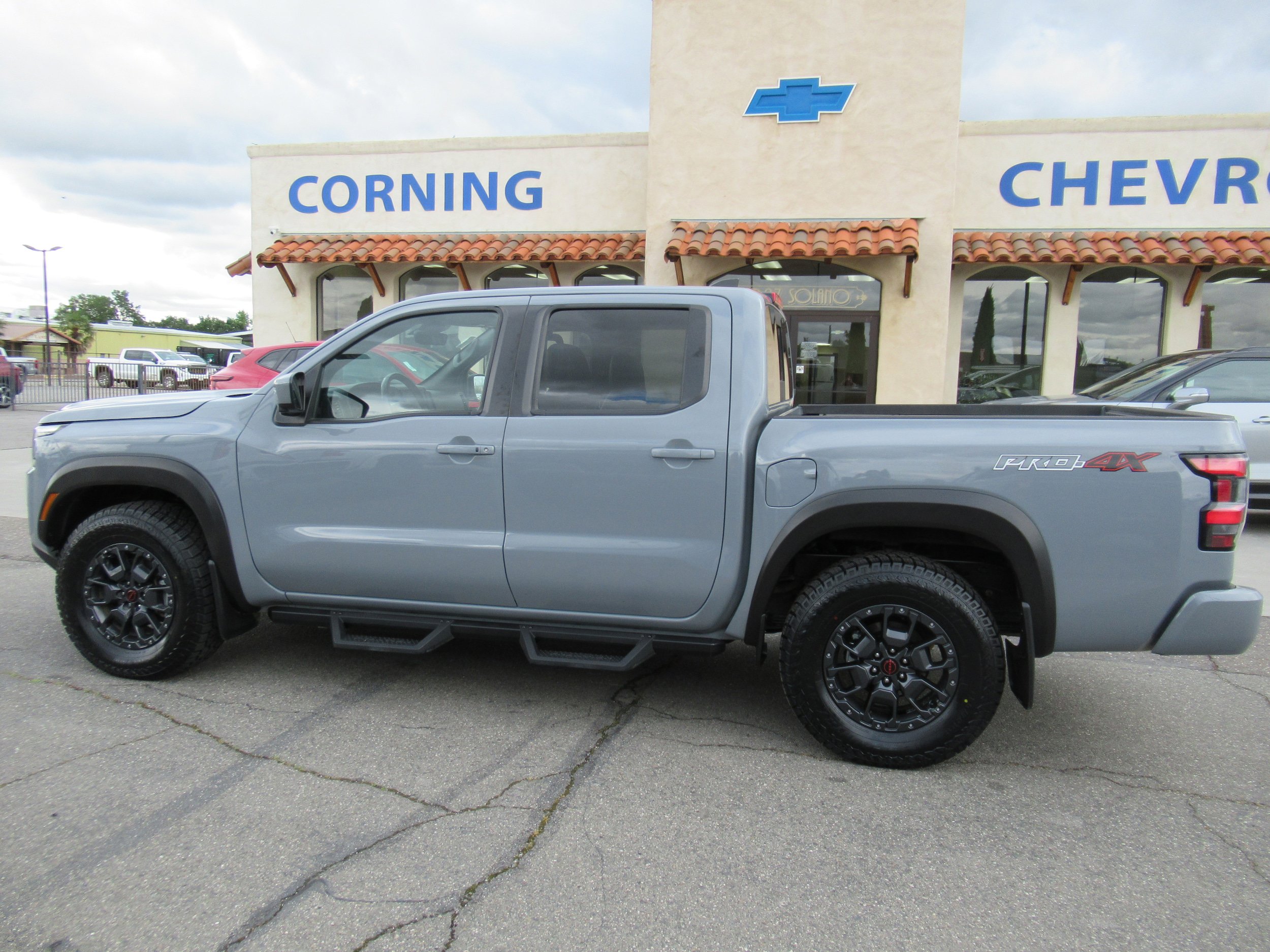 Used 2023 Nissan Frontier PRO-4X w/ Pro-4X Premium Package AWD/4WD image 6