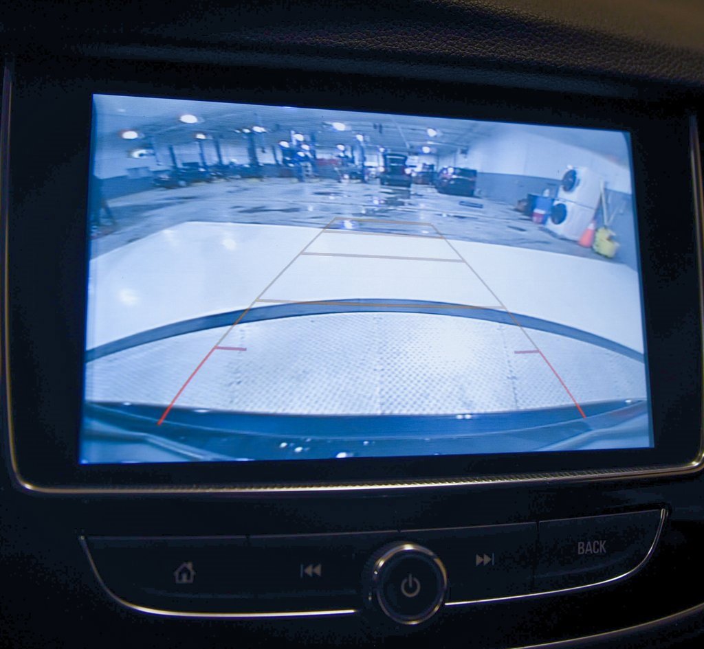 Used 2021 Buick Encore Preferred image 18