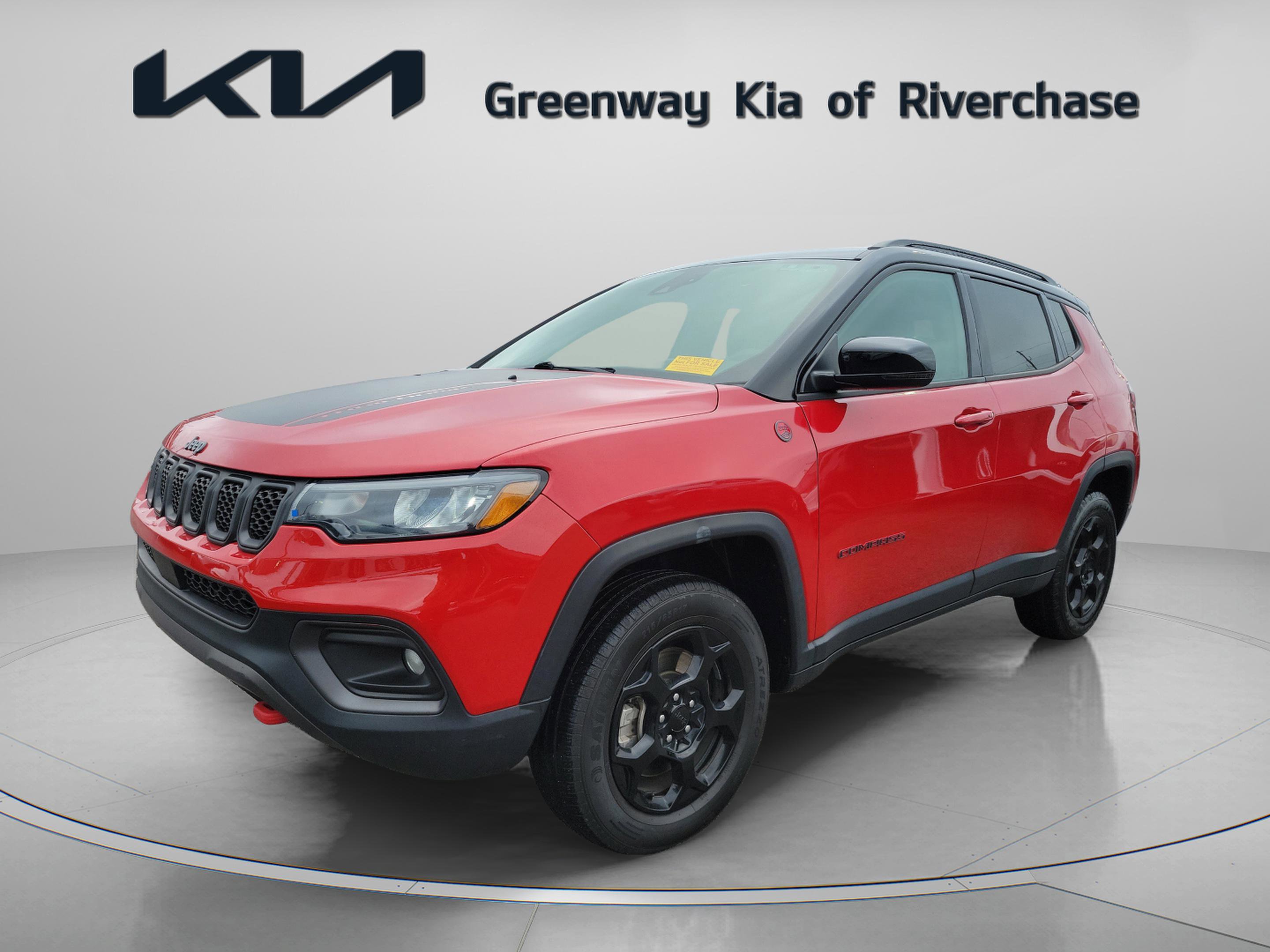 Used 2023 Jeep Compass Trailhawk image 3