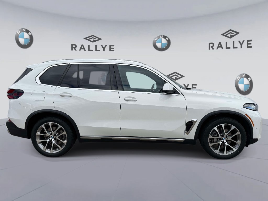 Certified 2024 BMW X5 xDrive40i w/ Premium Package AWD/4WD image 4