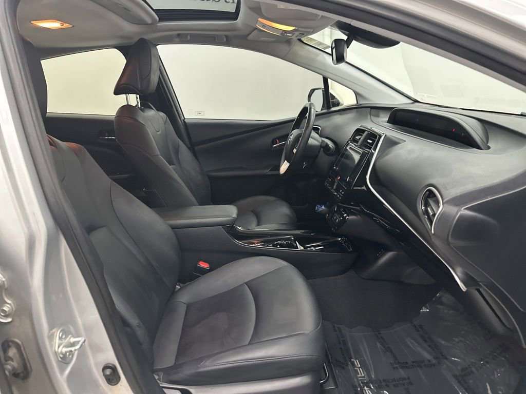 Used 2017 Toyota Prius Four w/ Advanced Technology Package FWD image 24