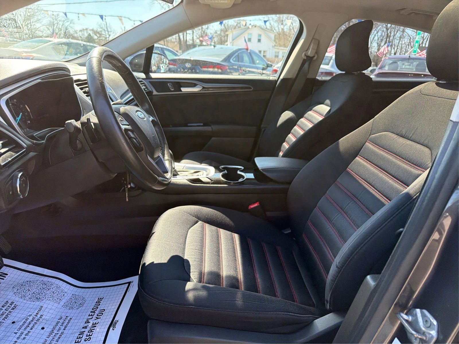 Used 2016 Ford Fusion SE image 9