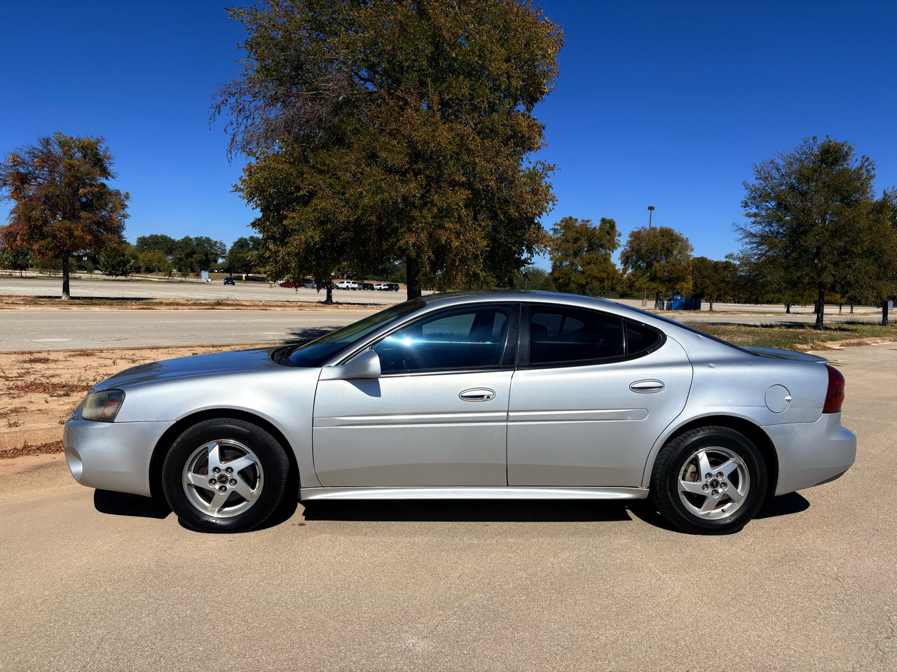 Used 2004 Pontiac Grand Prix GT2 image 9