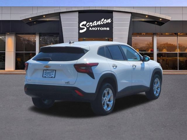 Used 2024 Chevrolet Trax LS w/ LS Convenience Package FWD image 5