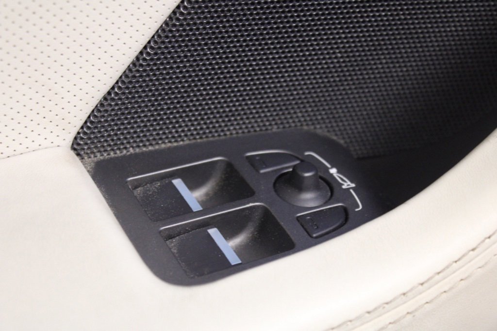 Used 2022 Jaguar F-TYPE R image 13