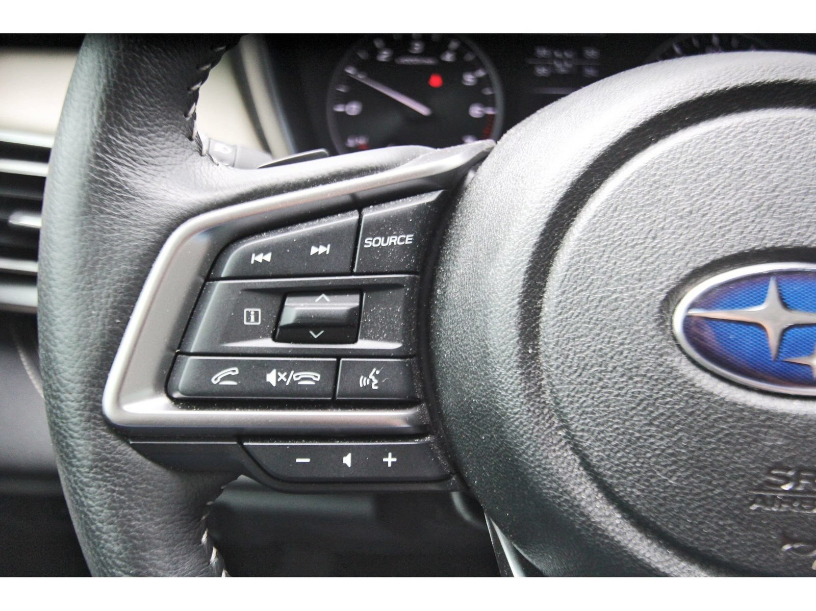 Used 2024 Subaru Outback Limited AWD/4WD image 15