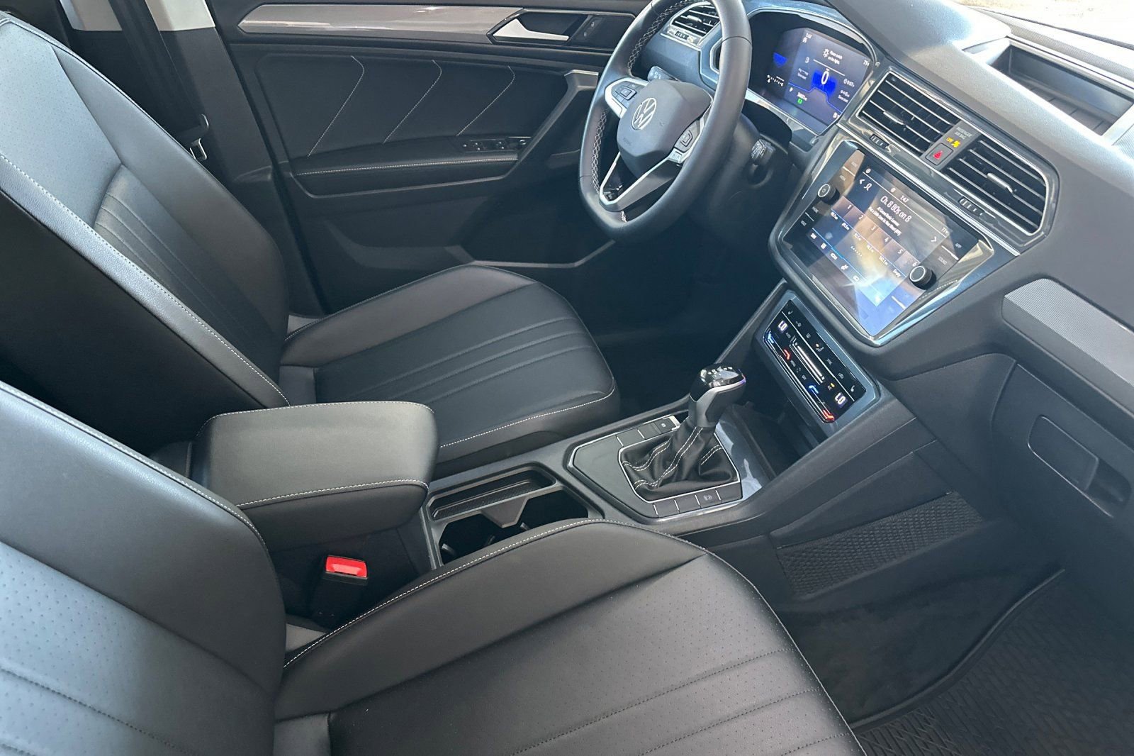 Used 2023 Volkswagen Tiguan SE FWD image 18