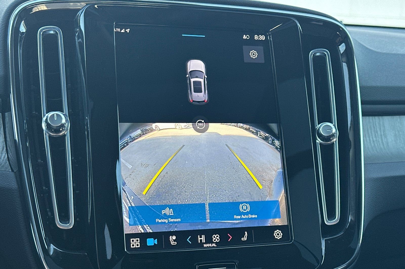 Certified 2023 Volvo XC40 B5 Plus w/ Driver Assist Package image 23