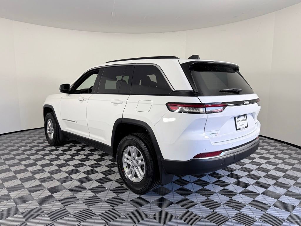 New 2025 Jeep Grand Cherokee Laredo image 5