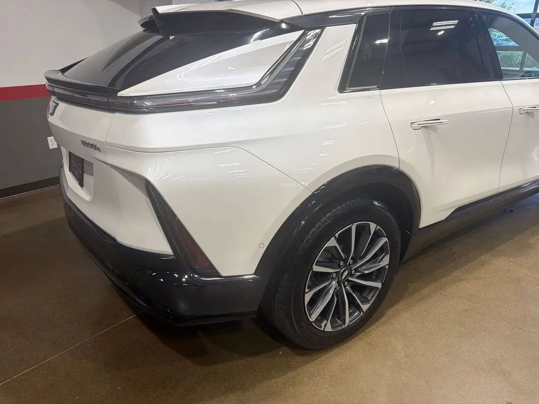 Used 2024 Cadillac Lyriq Sport AWD/4WD image 30