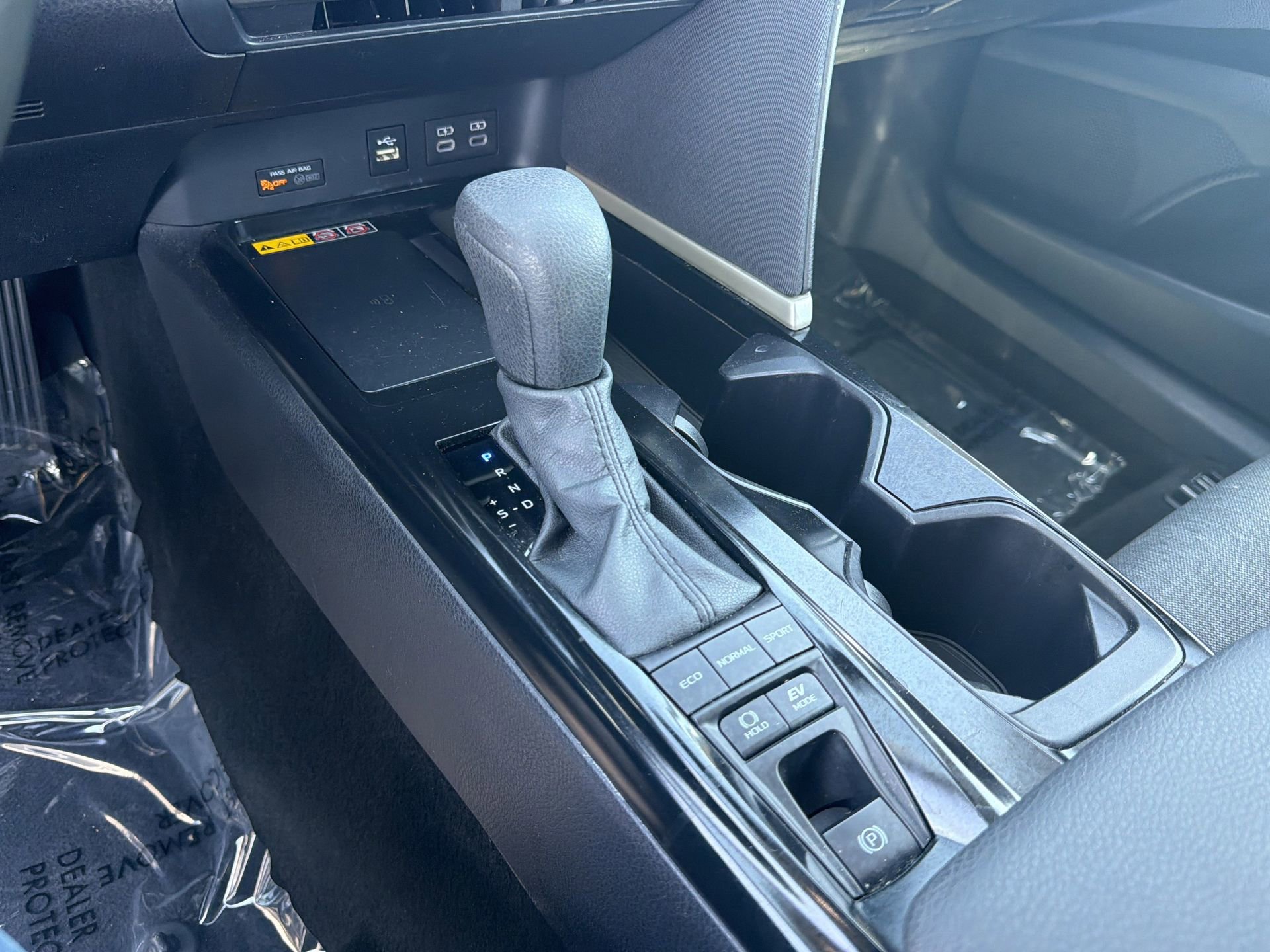 Used 2025 Toyota Camry LE FWD image 9