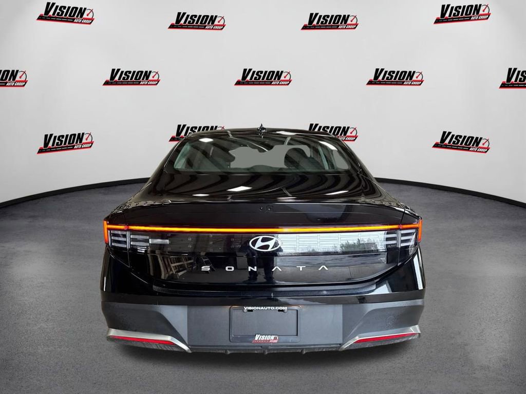 Certified 2025 Hyundai Sonata SE image 6