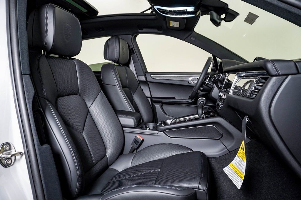 New 2026 Porsche Macan Turbo image 15