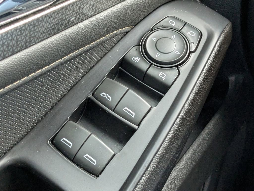 Used 2023 Chevrolet Traverse Premier image 27