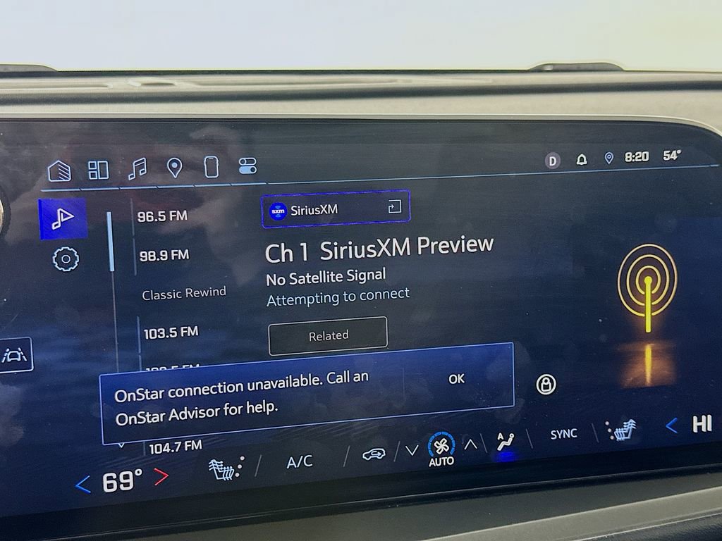 Used 2025 Chevrolet Traverse LT image 32