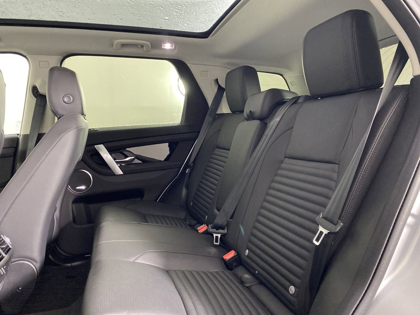 Used 2025 Land Rover Discovery Sport S image 18