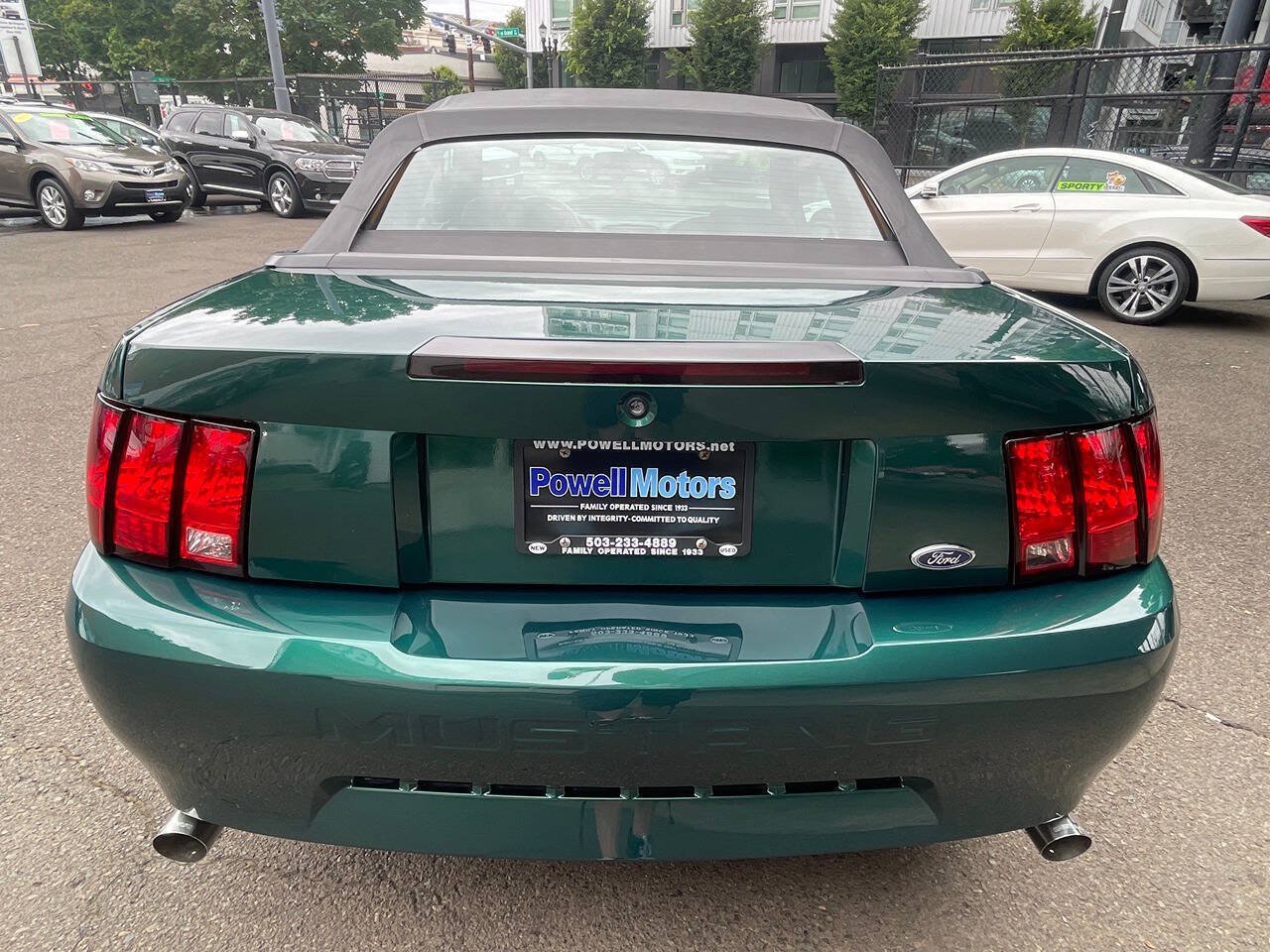 Used 2001 Ford Mustang Convertible RWD image 9