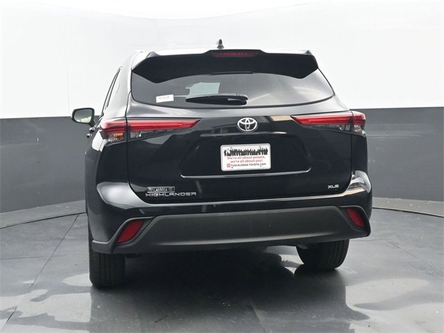 Used 2021 Toyota Highlander XLE image 22