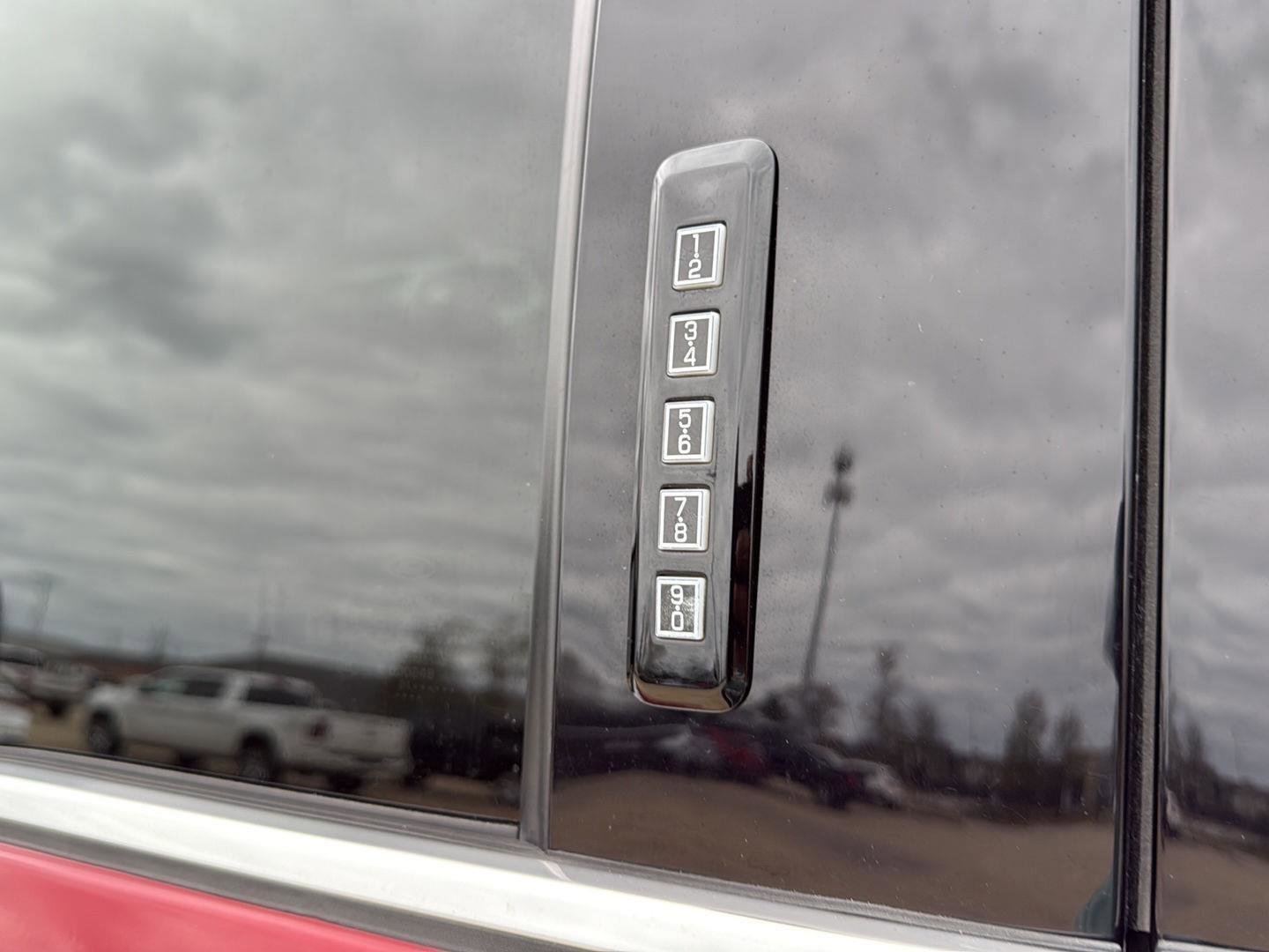 Used 2021 Ford F150 Lariat image 11