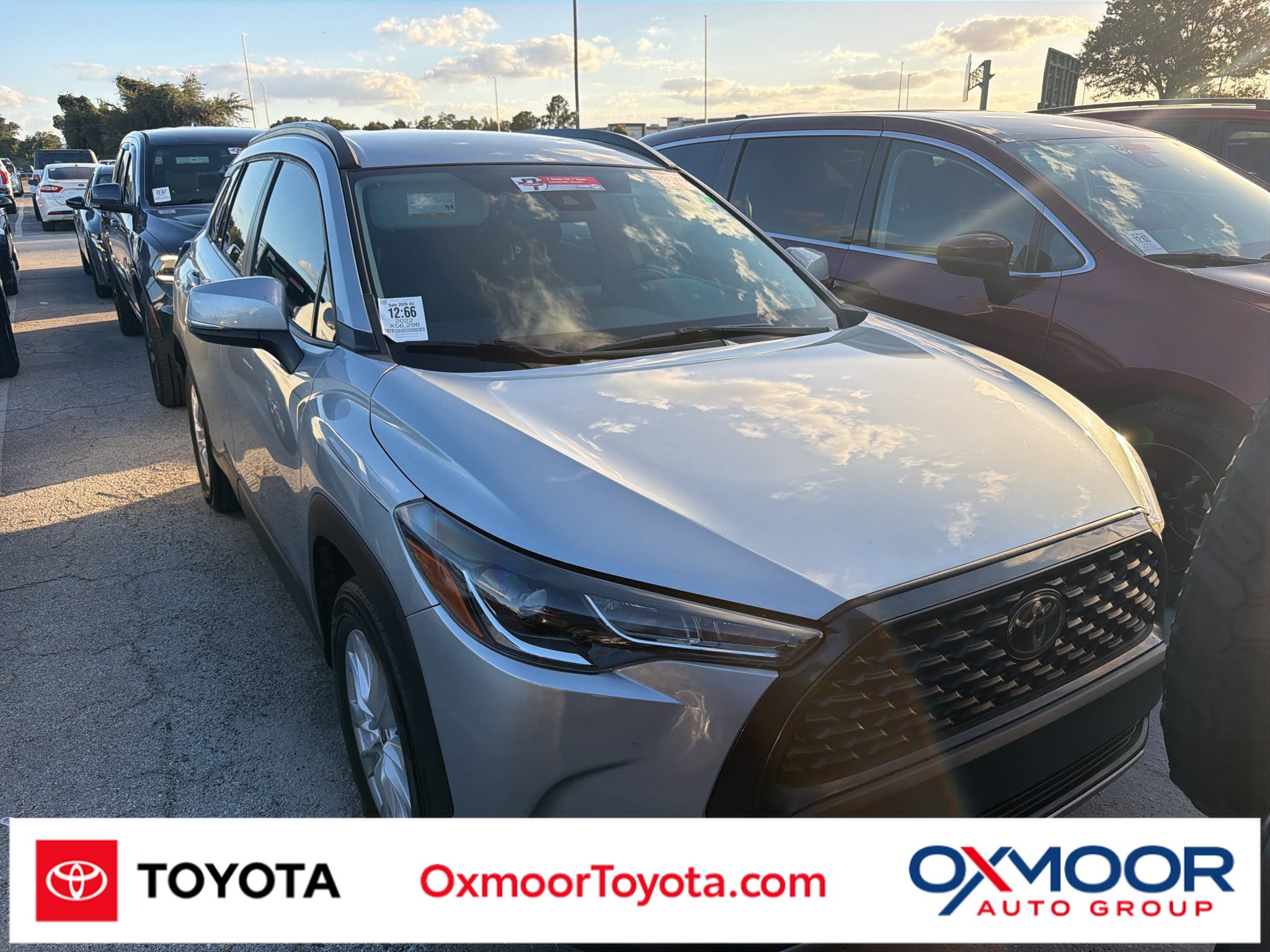 Used 2022 Toyota Corolla Cross LE AWD/4WD image 1