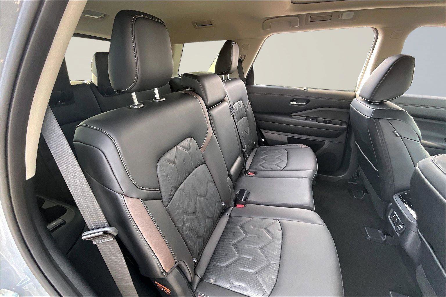 New 2026 Nissan Pathfinder Platinum image 10