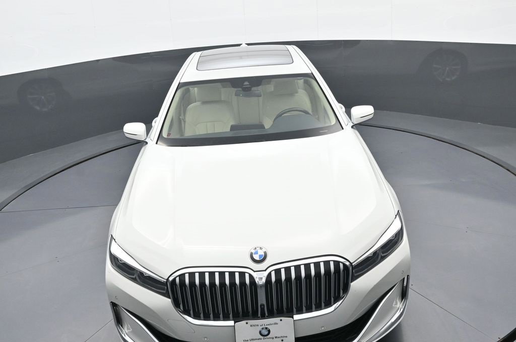 Used 2021 BMW 740i xDrive image 31