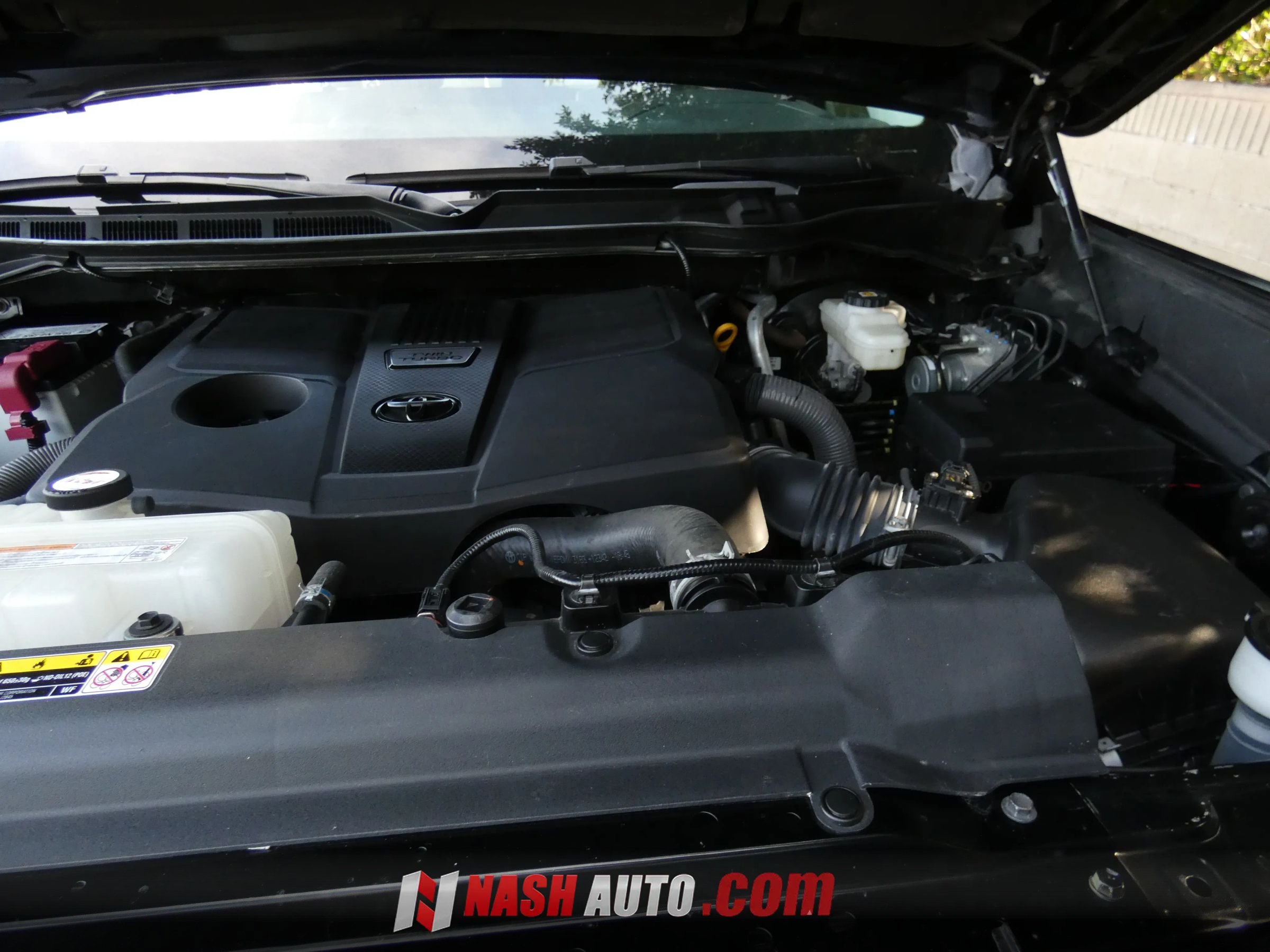 Used 2024 Toyota Tundra Limited w/ Power Package AWD/4WD image 81