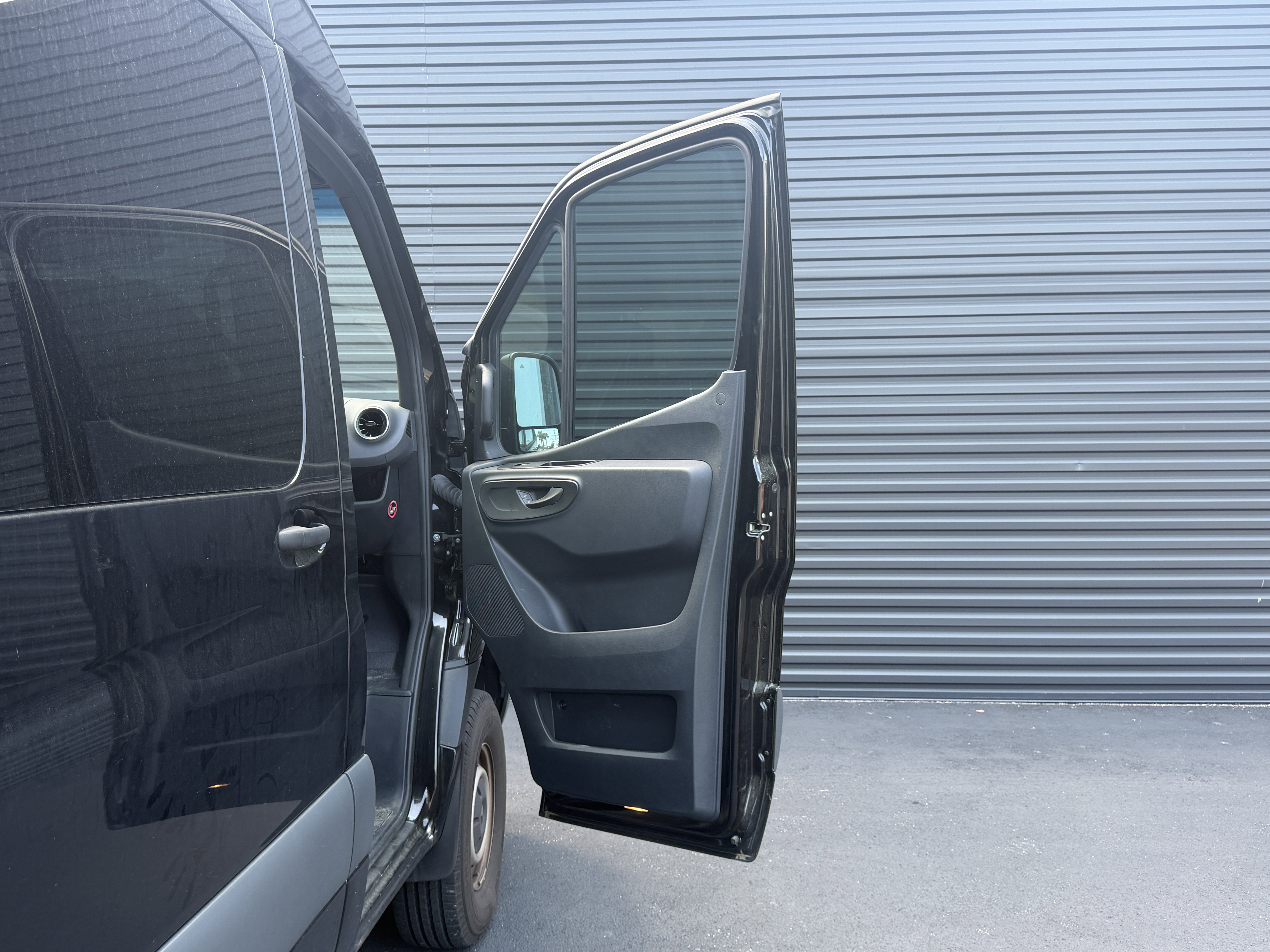 Used 2024 Mercedes-Benz Sprinter 2500 image 10