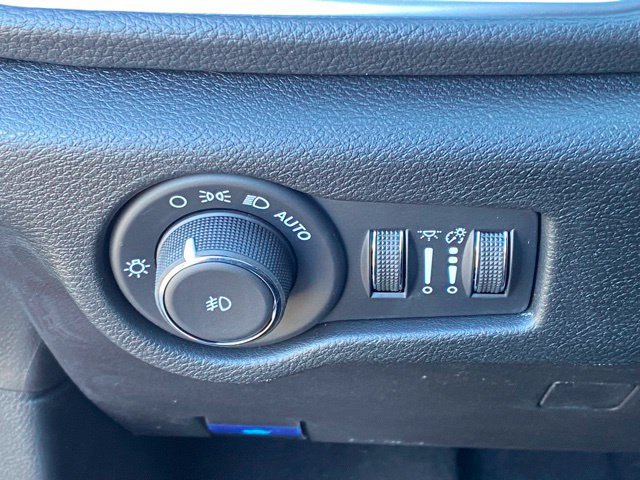 New 2026 Chrysler Pacifica Limited w/ Uconnect Theater Family Group AWD/4WD image 28