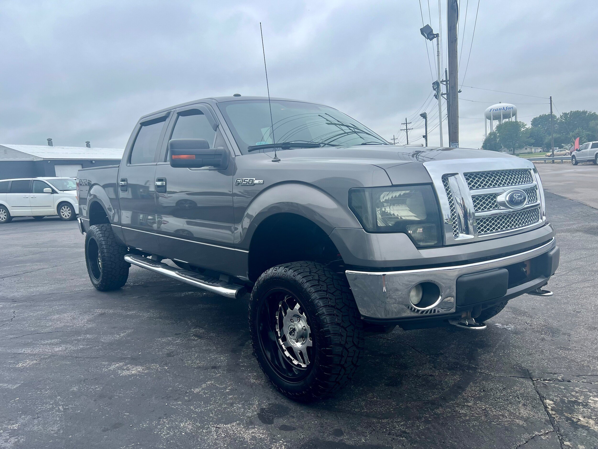 Used 2014 Ford F150 XLT w/ XLT Chrome Package AWD/4WD image 3