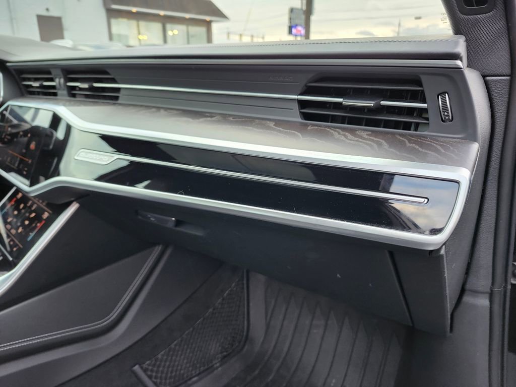 Used 2020 Audi S6 Premium Plus w/ S6 Executive Package AWD/4WD image 13