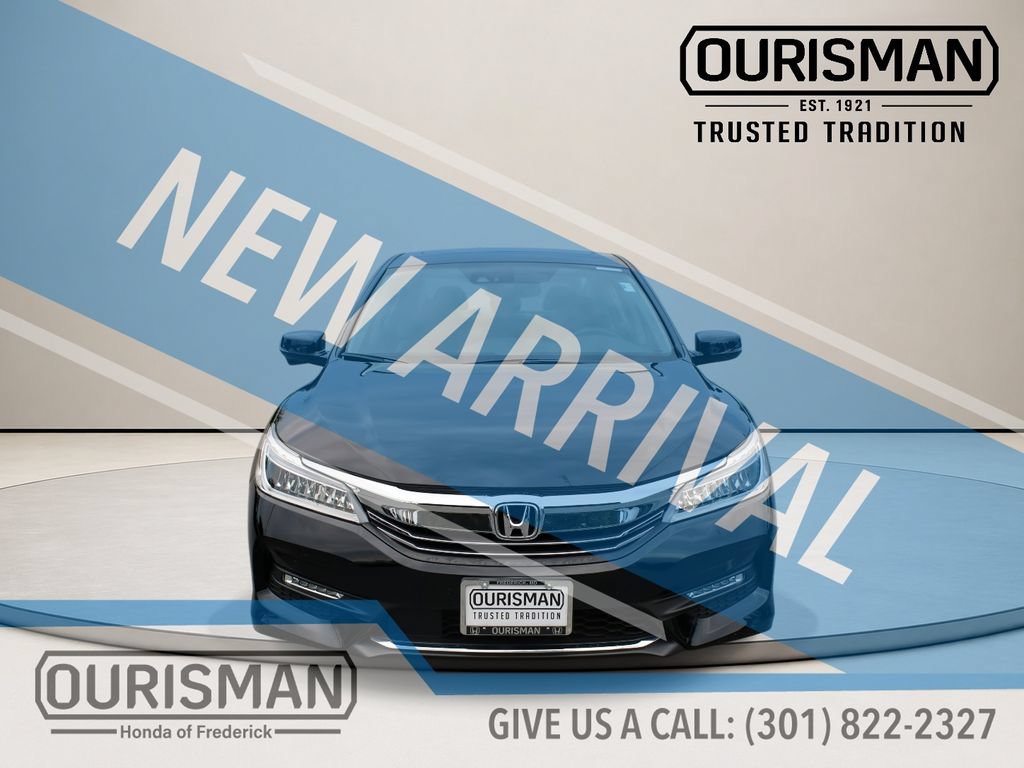 Used 2017 Honda Accord Touring image 4