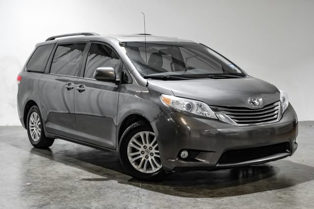 Used 2012 Toyota Sienna XLE FWD image 9
