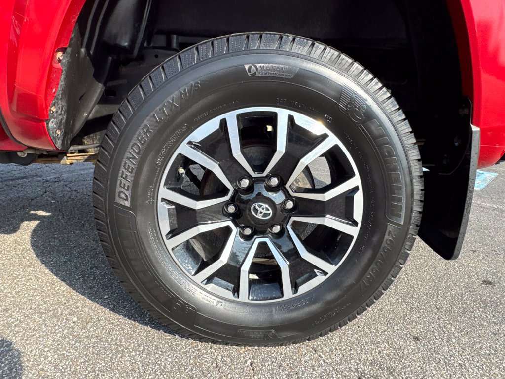 Used 2020 Toyota Tacoma TRD Sport w/ TRD Premium Sport Package AWD/4WD image 48