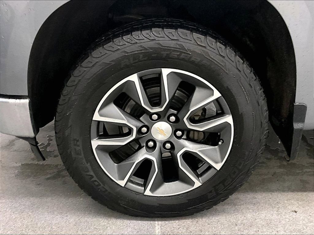 Used 2023 Chevrolet Silverado 1500 LT AWD/4WD image 7
