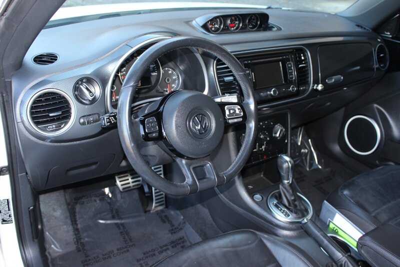 Used 2012 Volkswagen Beetle 2.0T FWD image 9