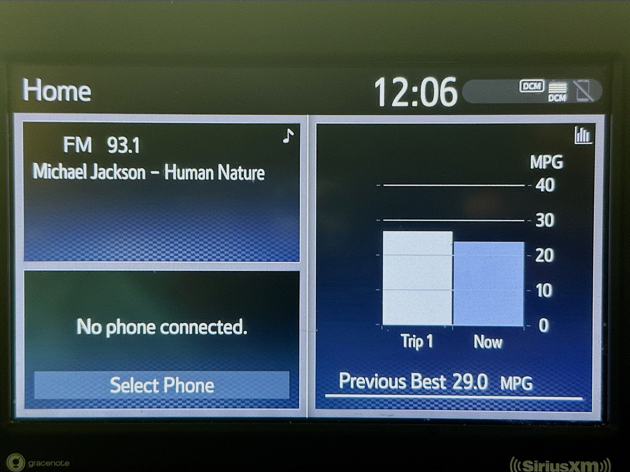 Used 2022 Toyota RAV4 XLE Premium image 24