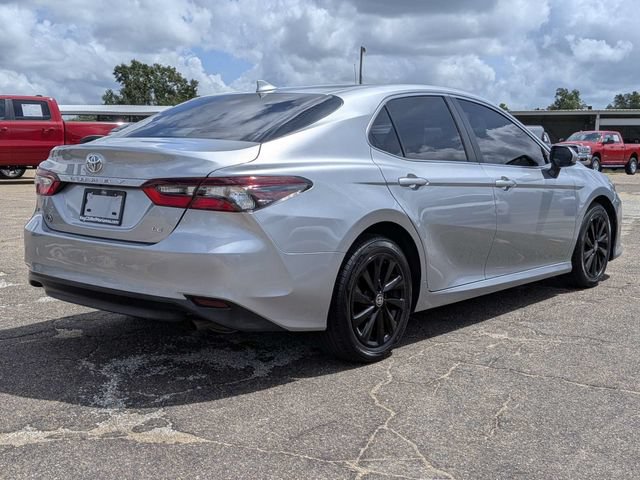 Used 2024 Toyota Camry LE FWD image 4
