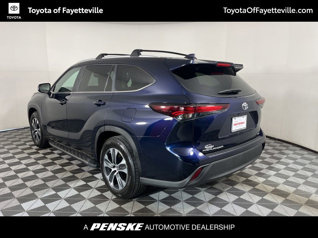 Certified 2025 Toyota Highlander XLE image 16