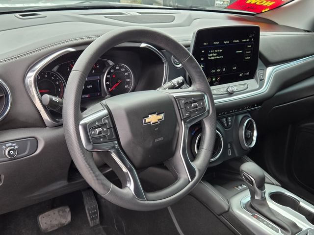 Used 2024 Chevrolet Blazer LT w/ Convenience Package FWD image 18