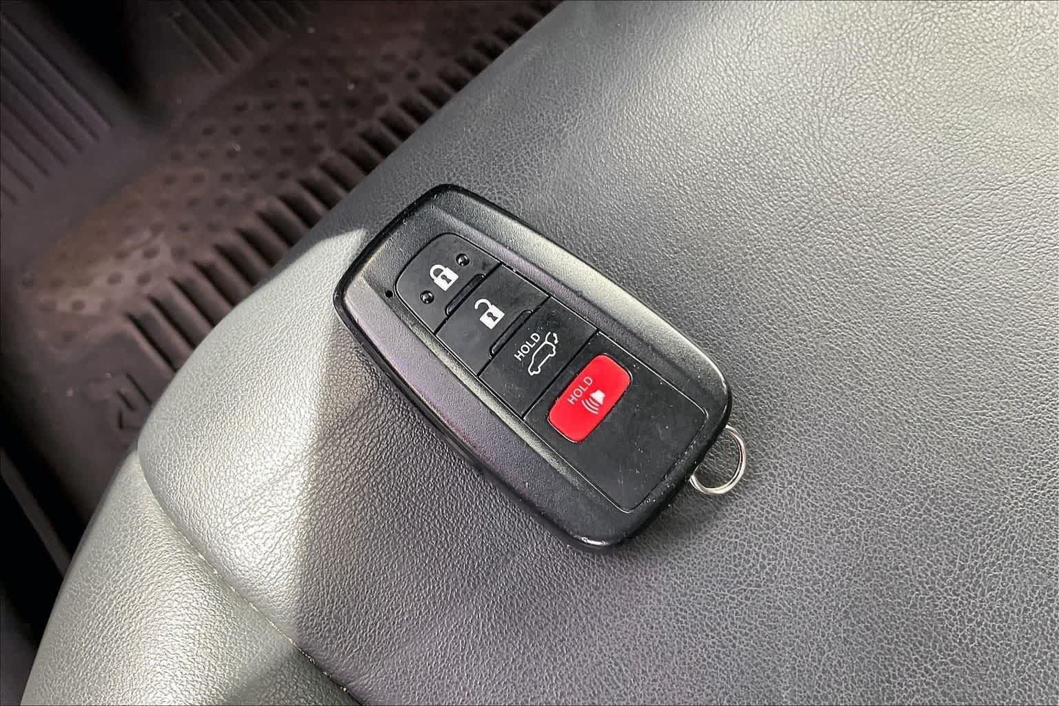 Used 2024 Toyota RAV4 XLE Premium AWD/4WD image 19