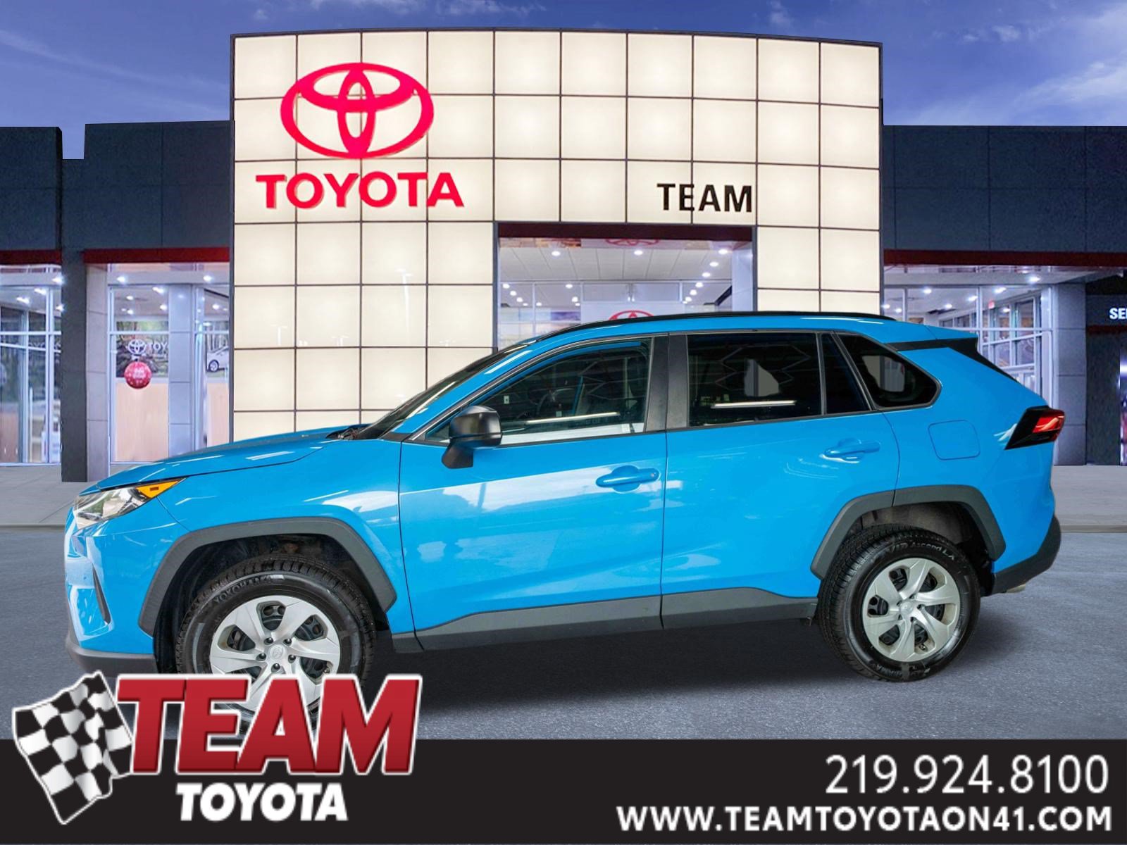 Used 2019 Toyota RAV4 LE w/ Carpet Mat Package AWD/4WD image 1